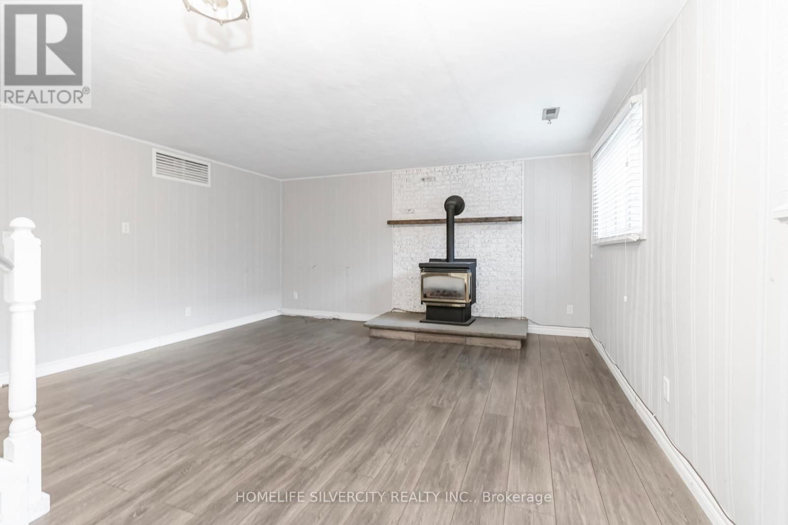 35 LYNN PARK AVENUE Image 12