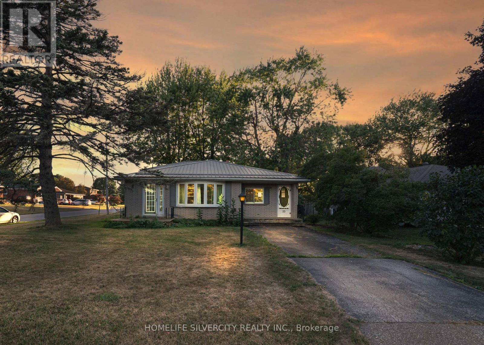 35 LYNN PARK AVENUE Image 2