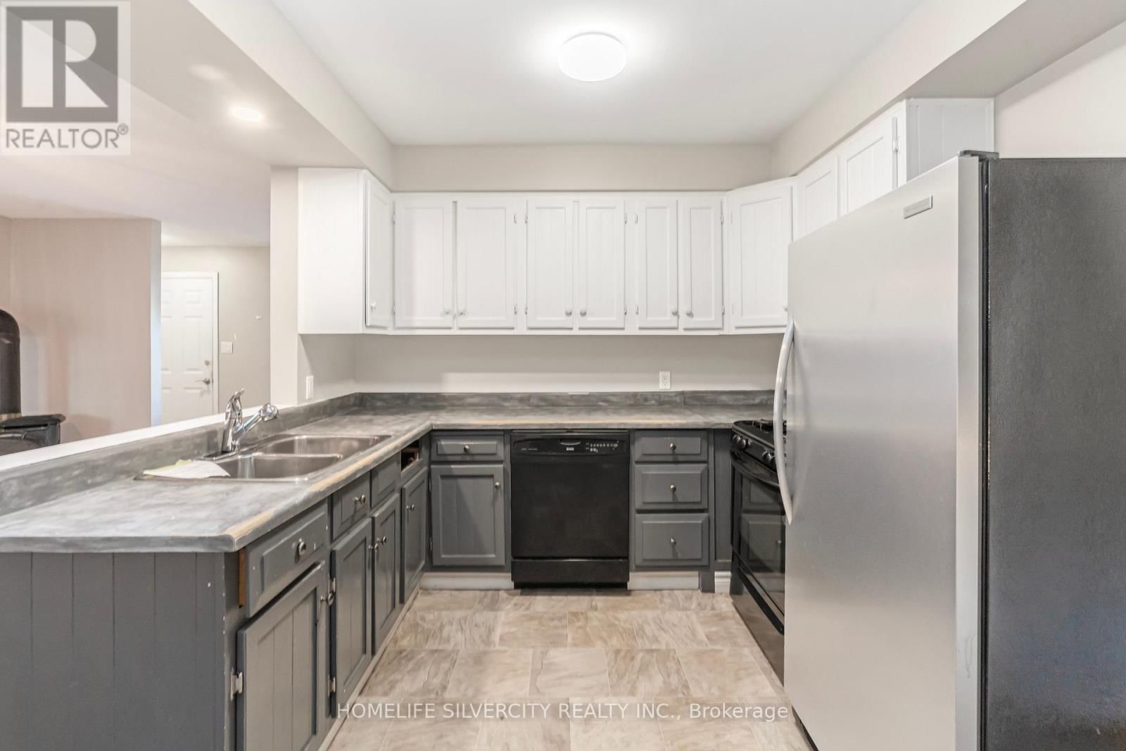 35 LYNN PARK AVENUE Image 38