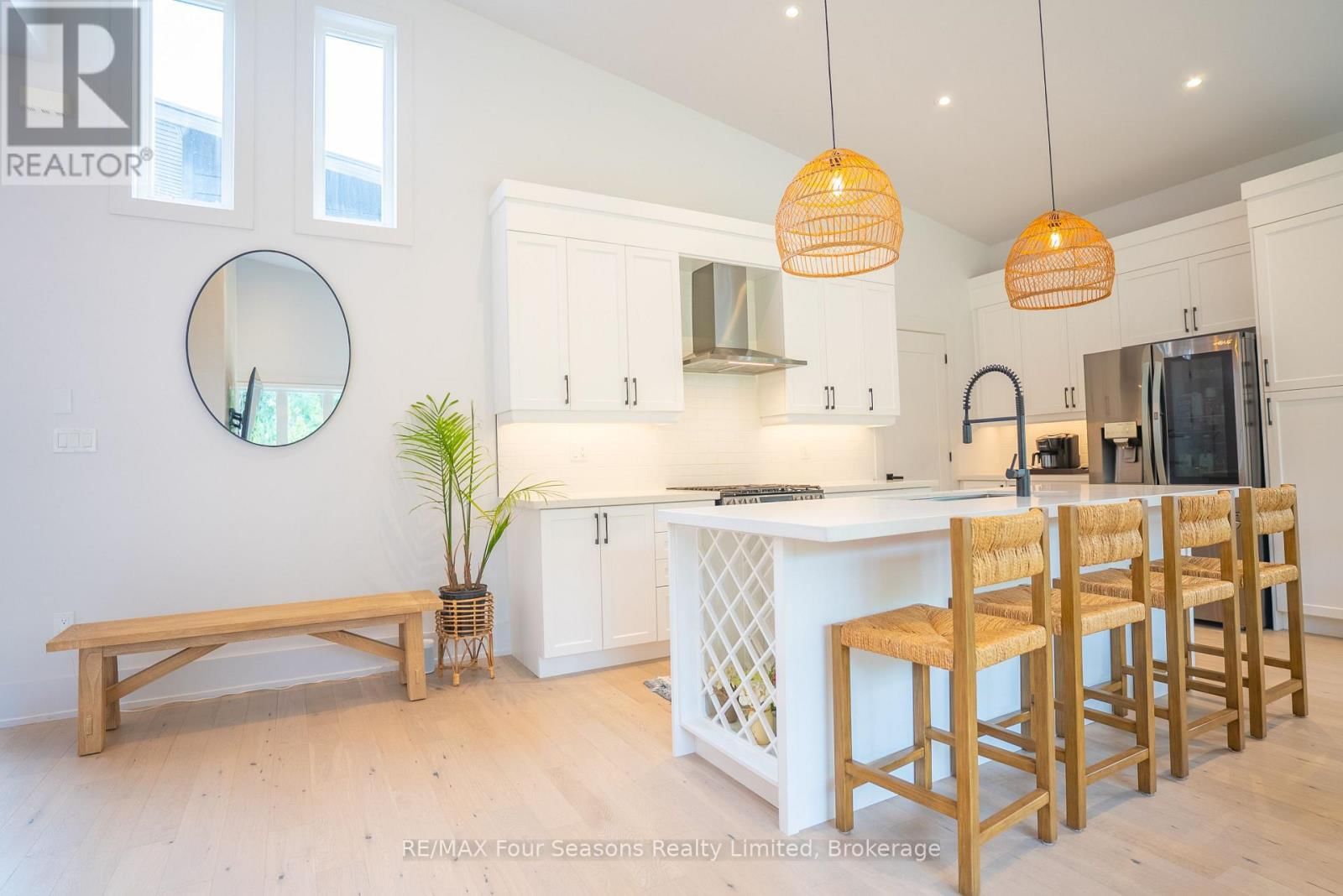 102 GOLDIE COURT Image 16