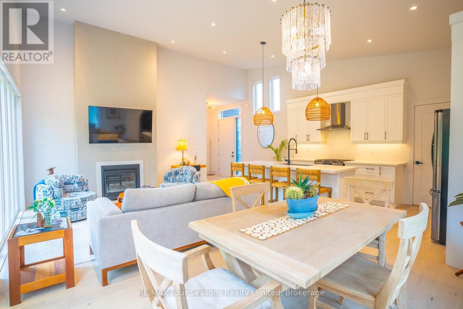 102 GOLDIE COURT Image 18