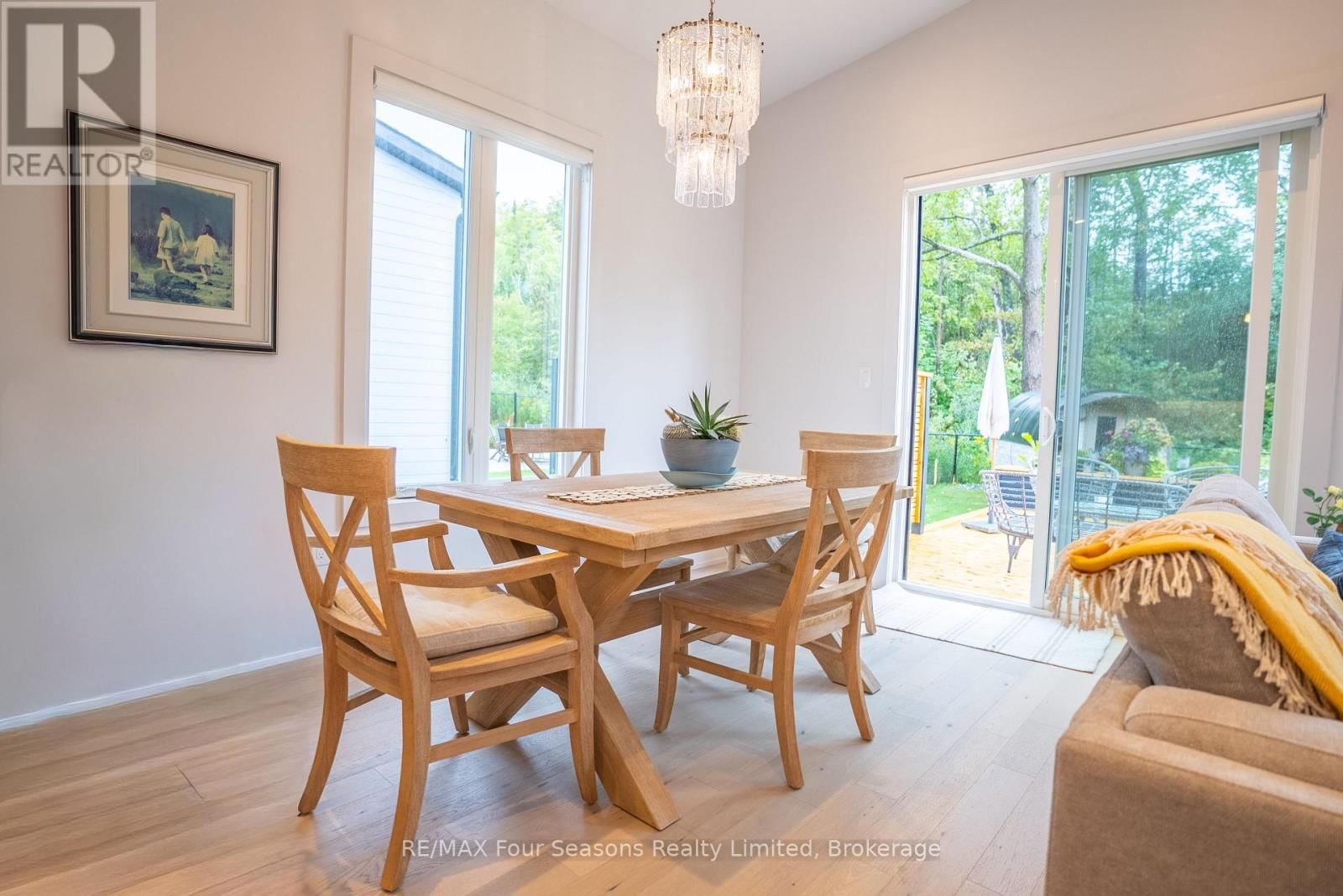 102 GOLDIE COURT Image 19