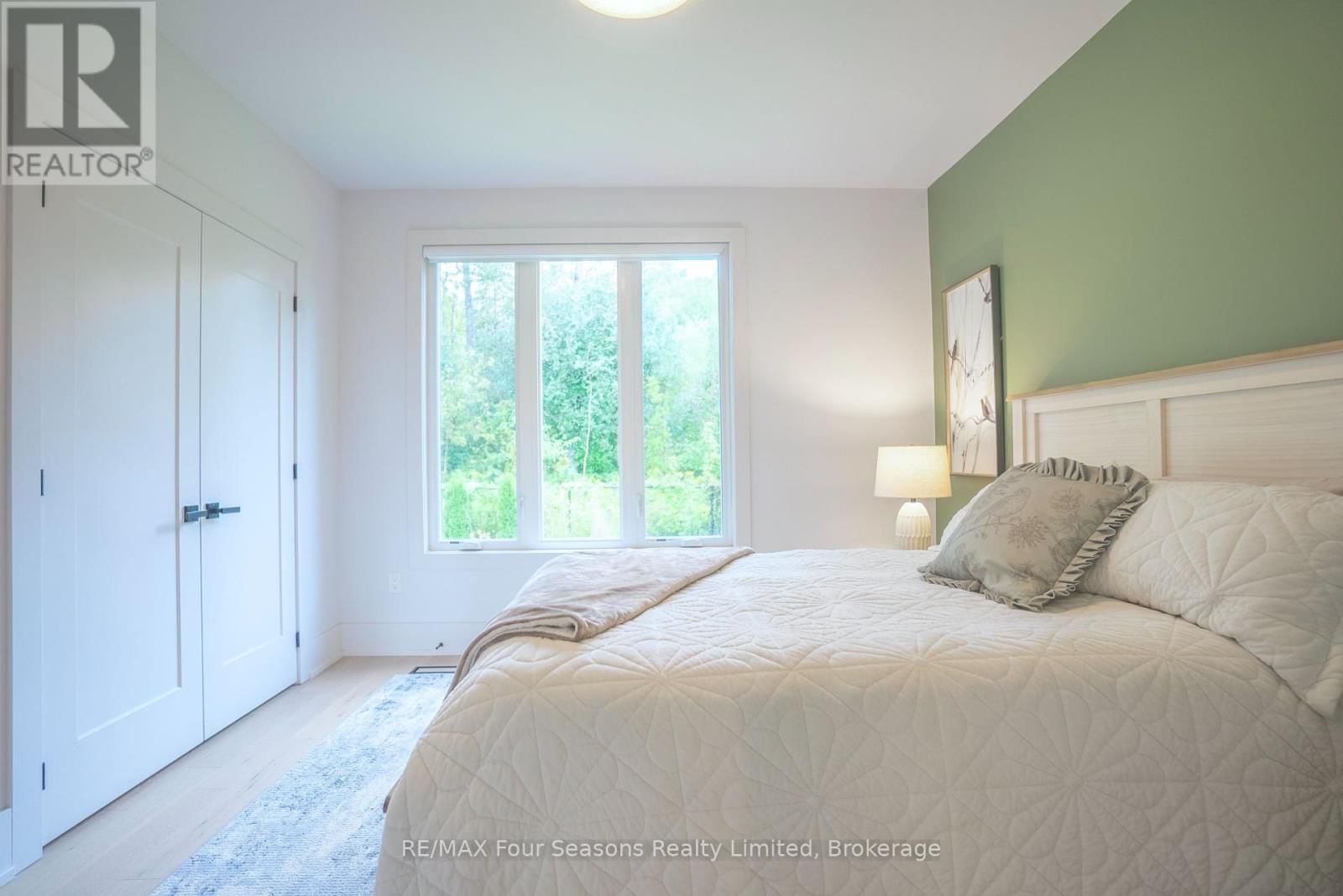 102 GOLDIE COURT Image 22