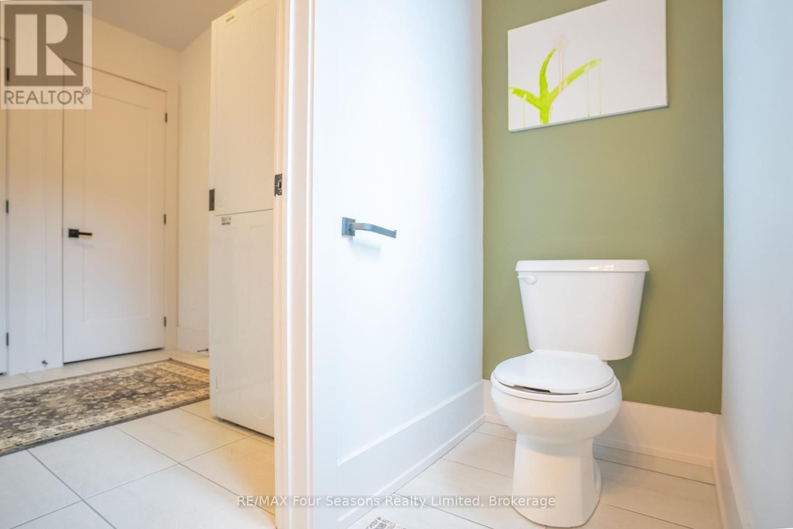 102 GOLDIE COURT Image 28