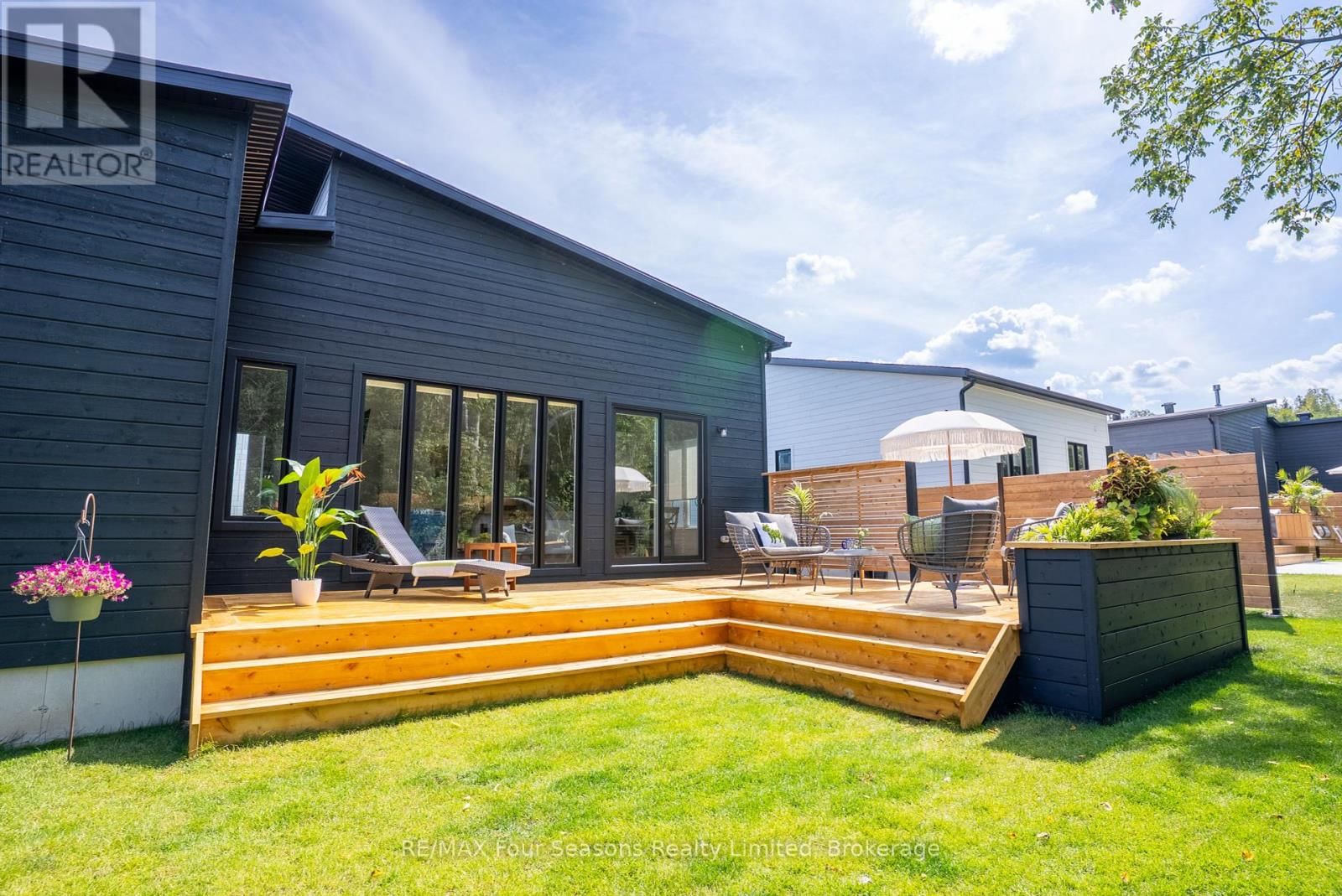 102 GOLDIE COURT Image 6