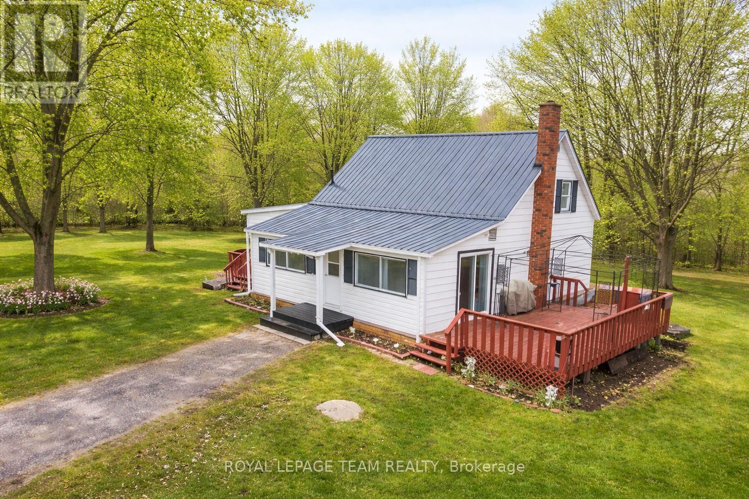 1448 PERRAULT ROAD Image 1