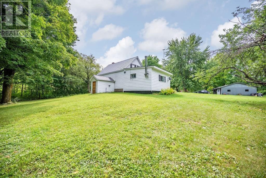 1448 PERRAULT ROAD Image 14