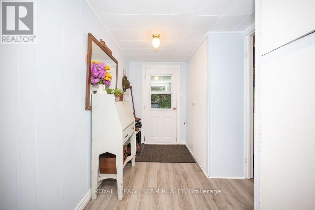 1448 PERRAULT ROAD Image 17