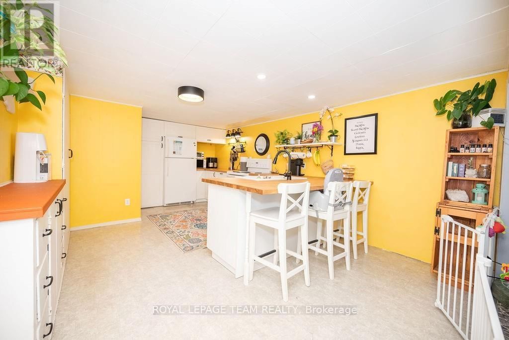 1448 PERRAULT ROAD Image 20