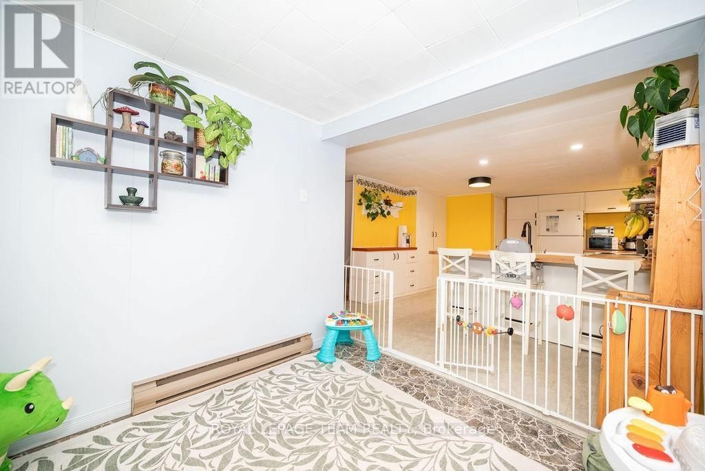 1448 PERRAULT ROAD Image 21