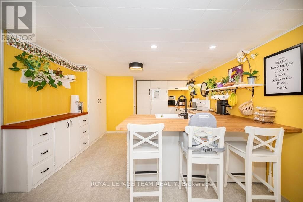 1448 PERRAULT ROAD Image 23