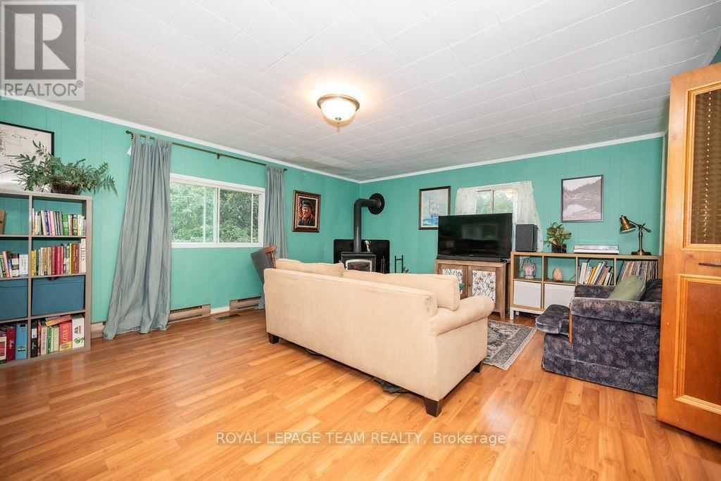 1448 PERRAULT ROAD Image 27