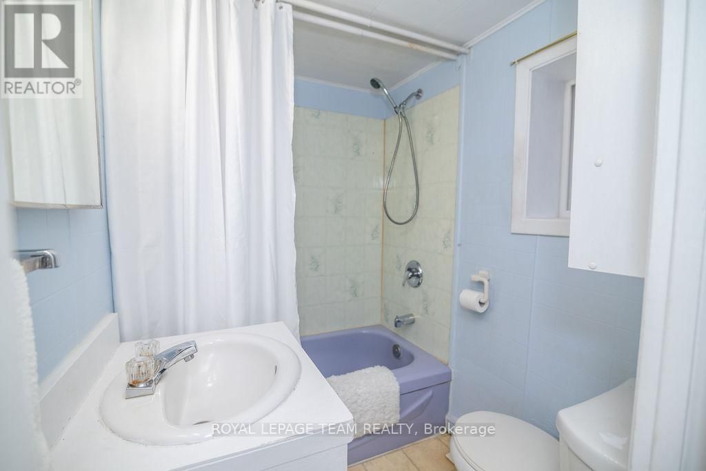 1448 PERRAULT ROAD Image 29