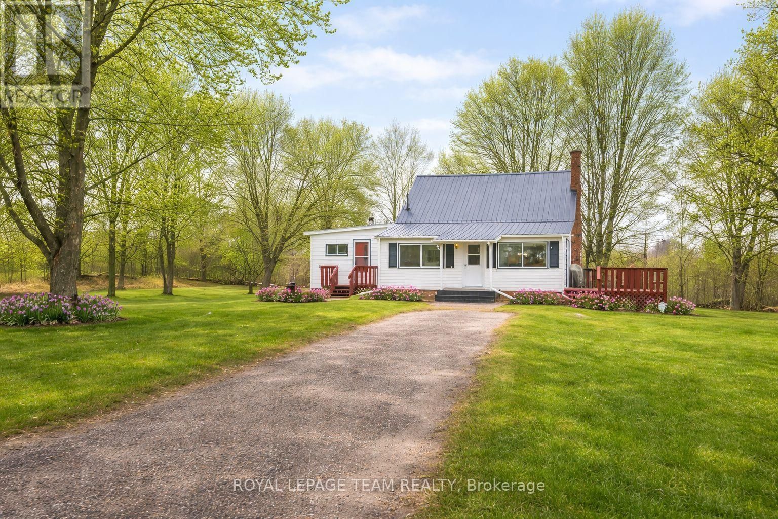 1448 PERRAULT ROAD Image 3