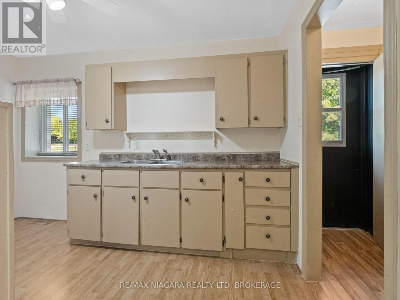 61 QUEEN STREET Image 7