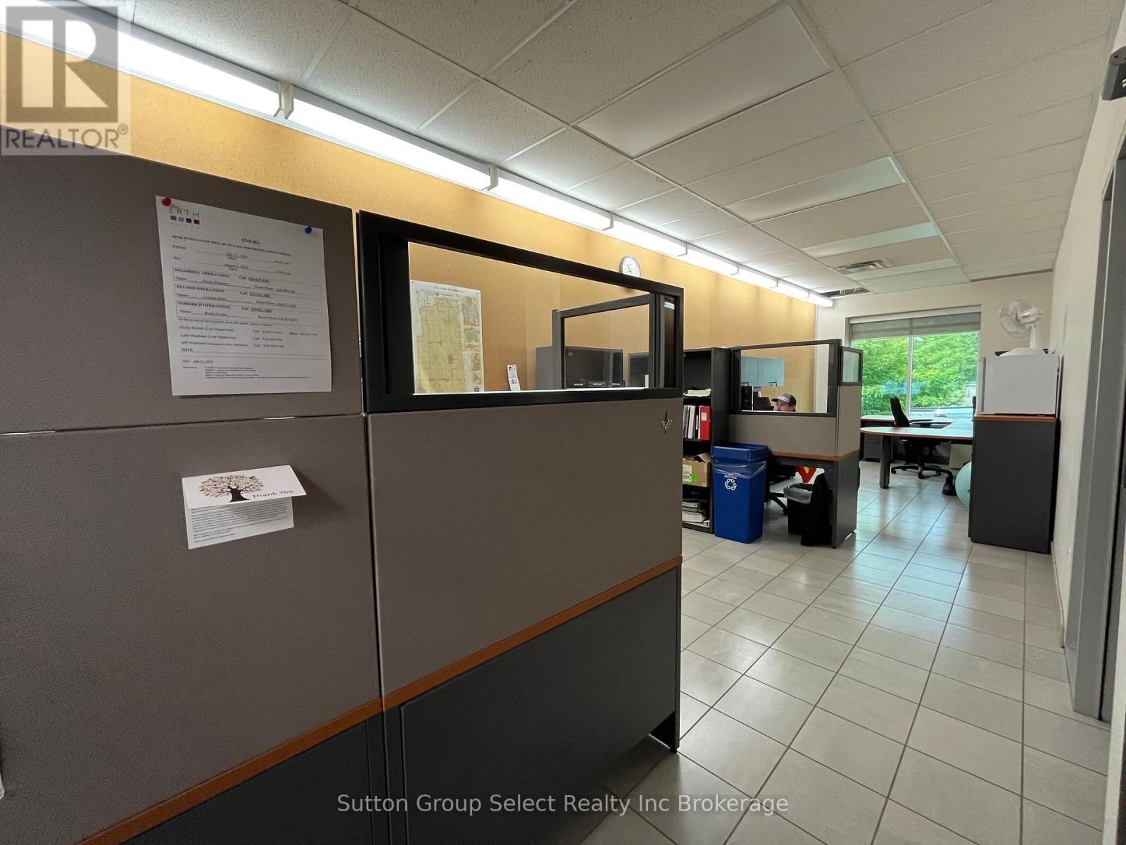 143 BELL STREET EAST Image 10