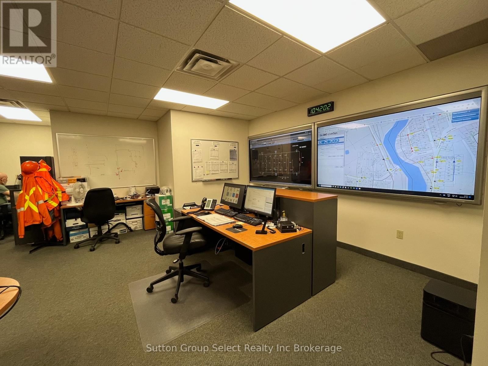 143 BELL STREET EAST Image 13