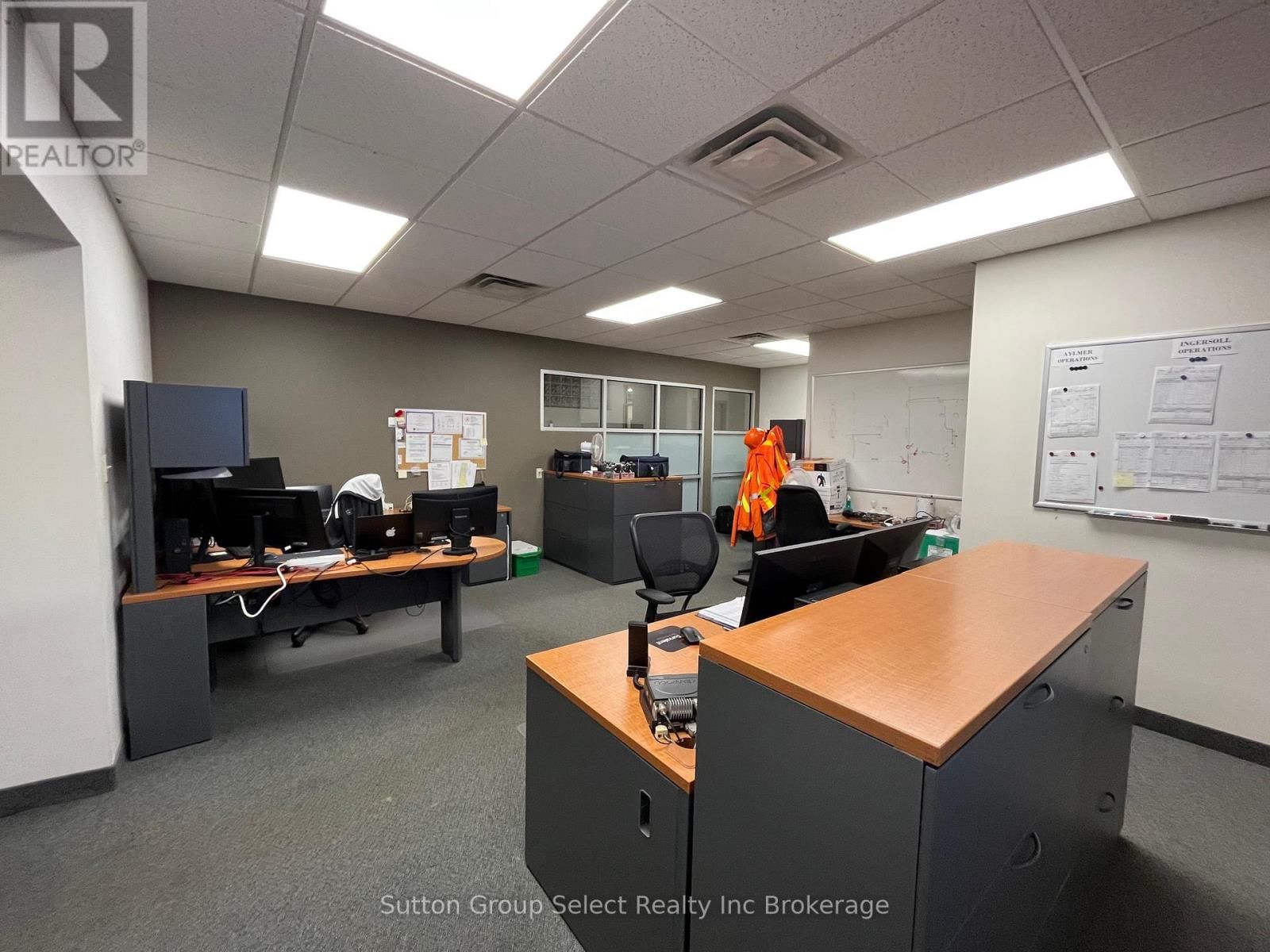 143 BELL STREET EAST Image 14