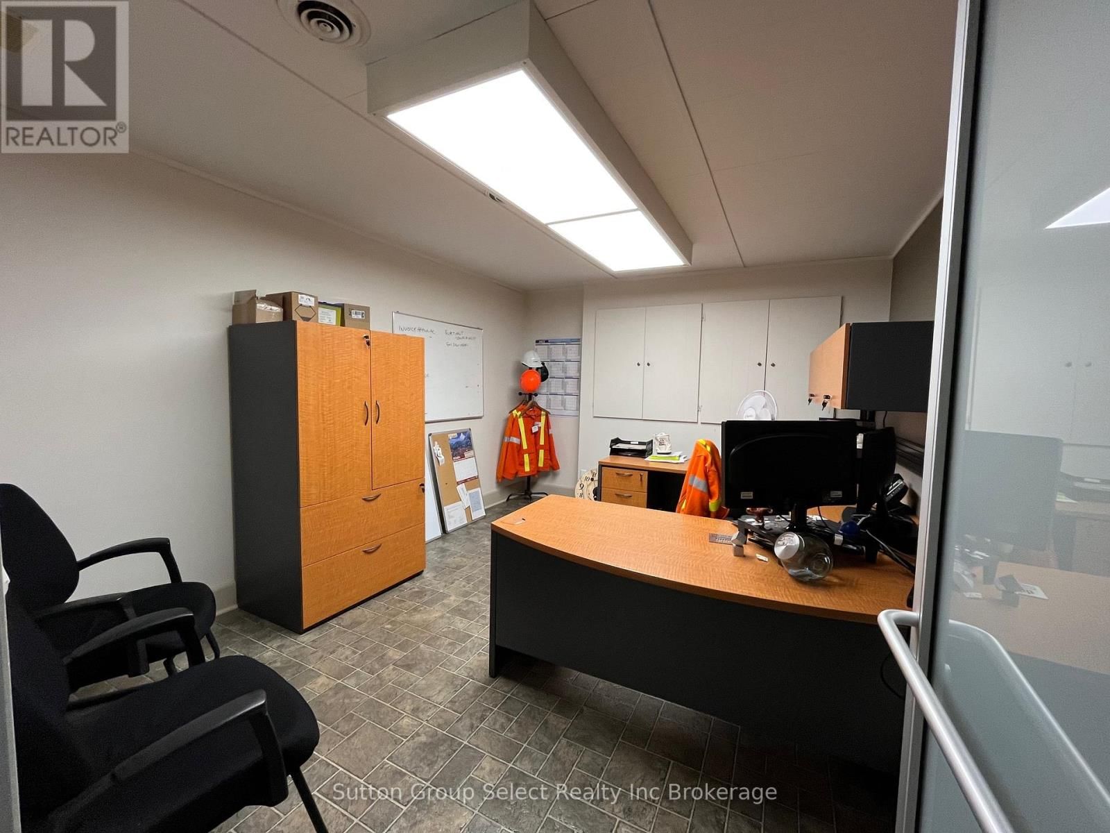 143 BELL STREET EAST Image 16