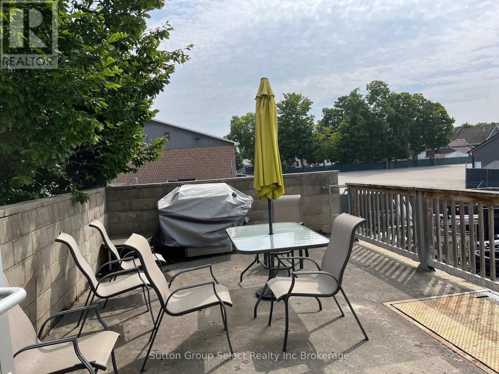 143 BELL STREET EAST Image 17