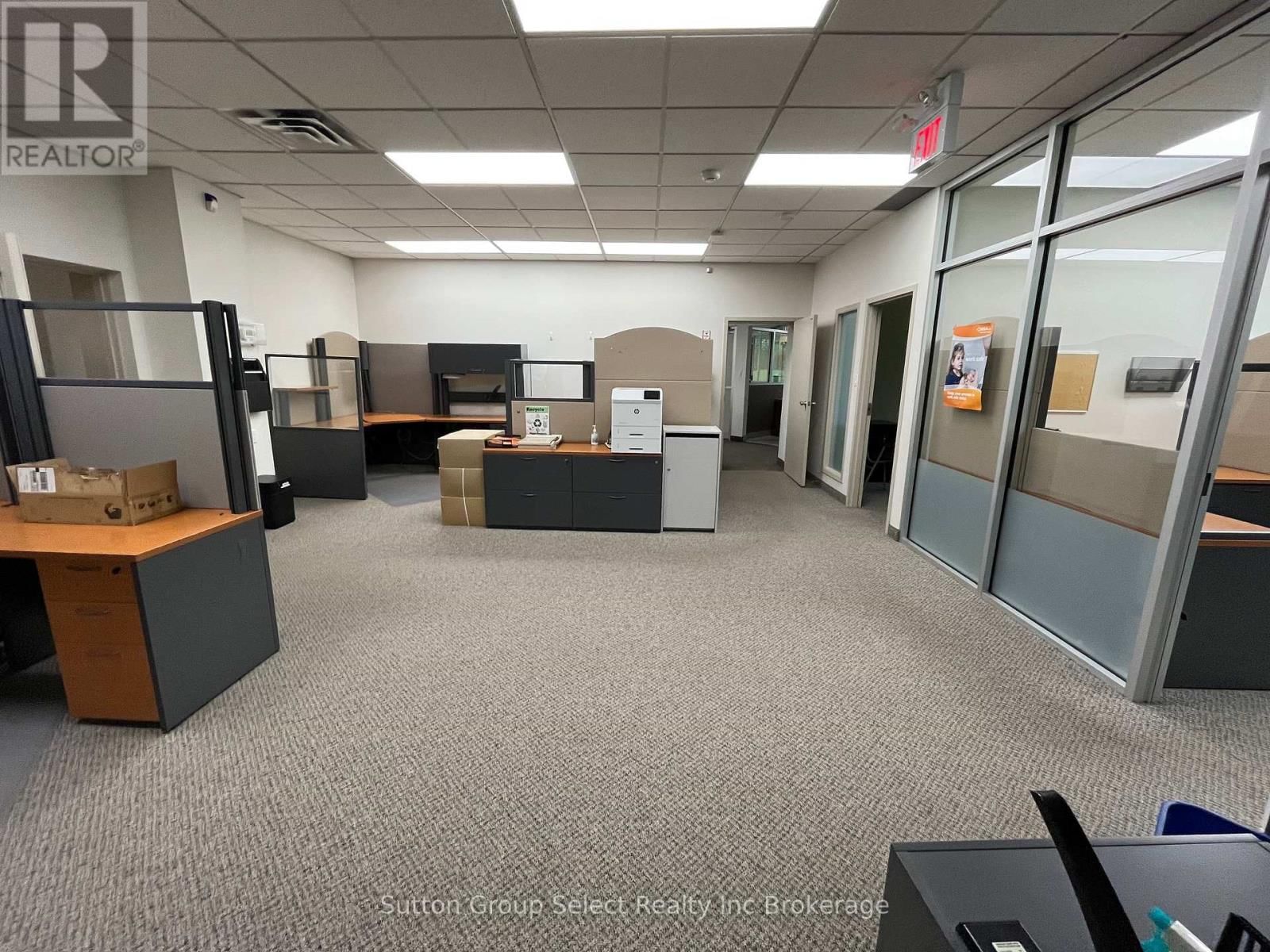 143 BELL STREET EAST Image 21