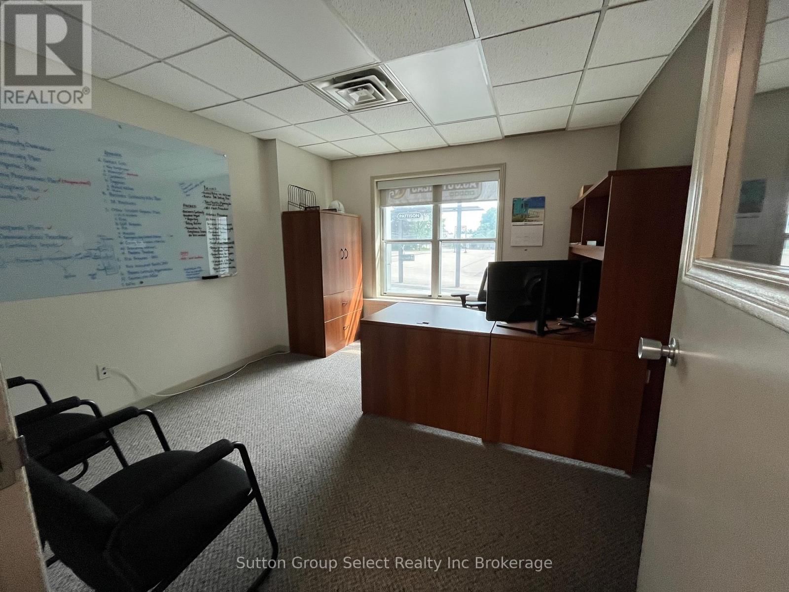 143 BELL STREET EAST Image 23