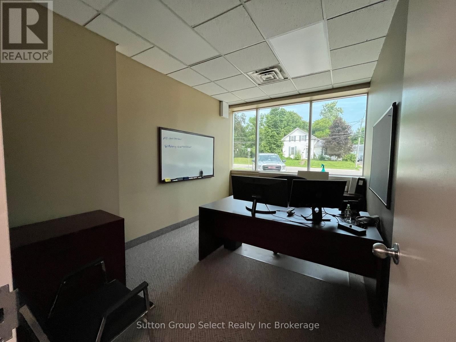 143 BELL STREET EAST Image 26