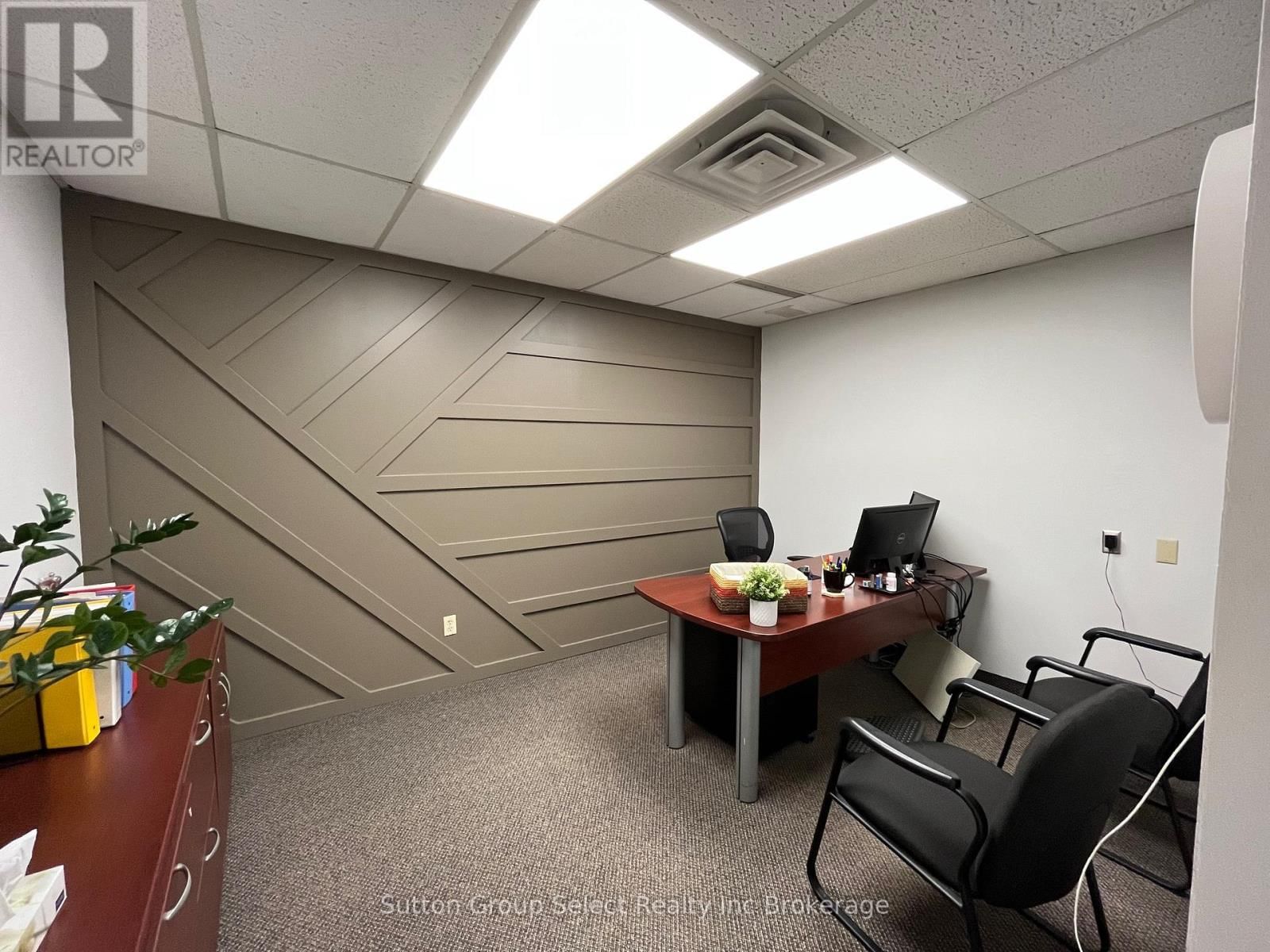 143 BELL STREET EAST Image 27