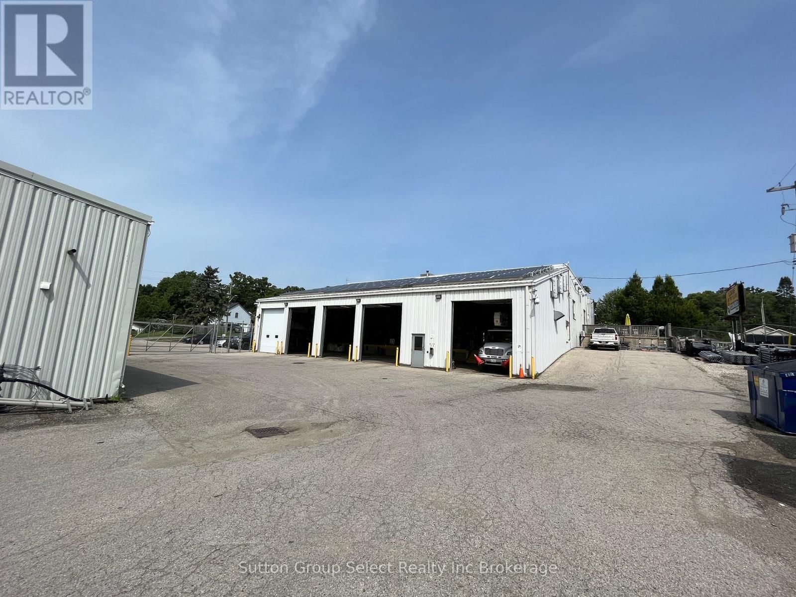 143 BELL STREET EAST Image 28