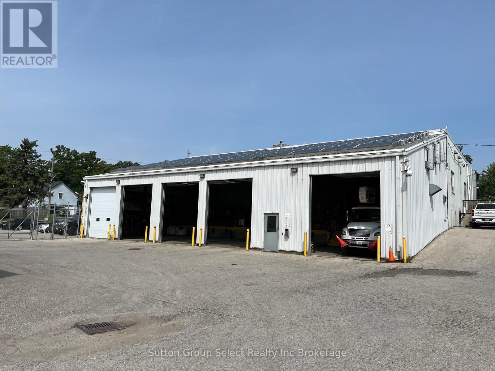 143 BELL STREET EAST Image 29