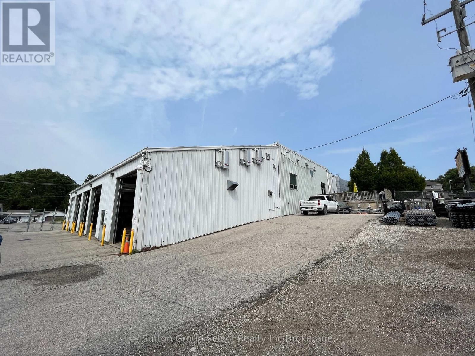 143 BELL STREET EAST Image 30