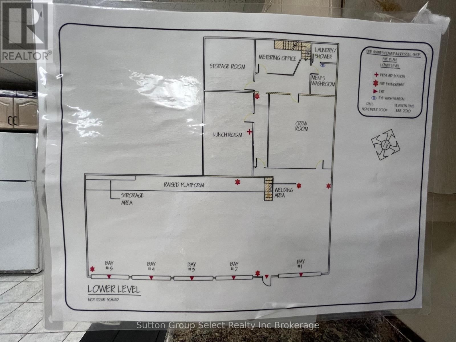 143 BELL STREET EAST Image 32