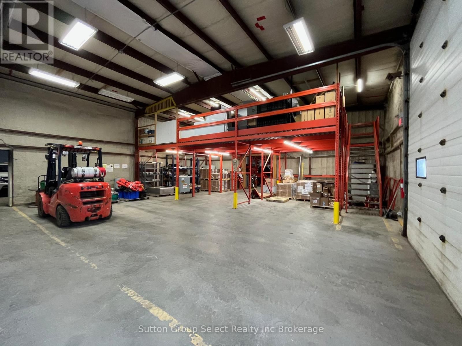 143 BELL STREET EAST Image 40