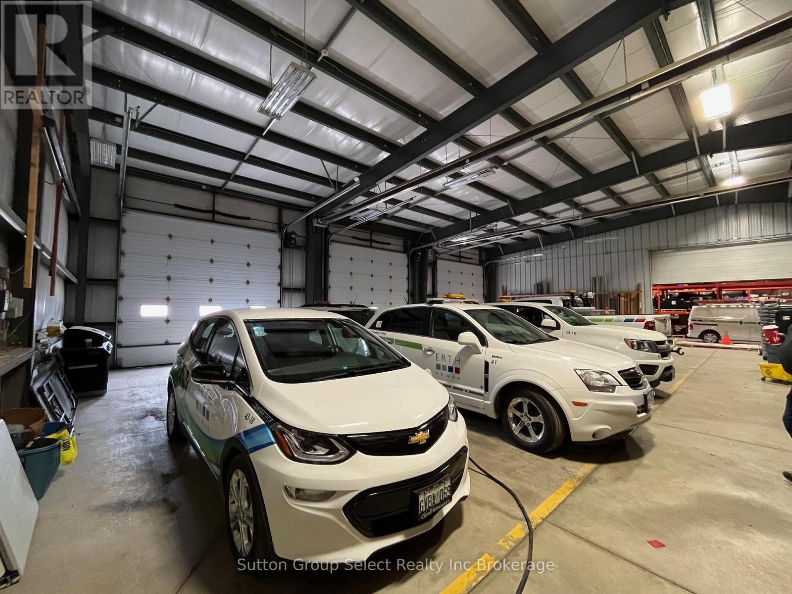 143 BELL STREET EAST Image 42