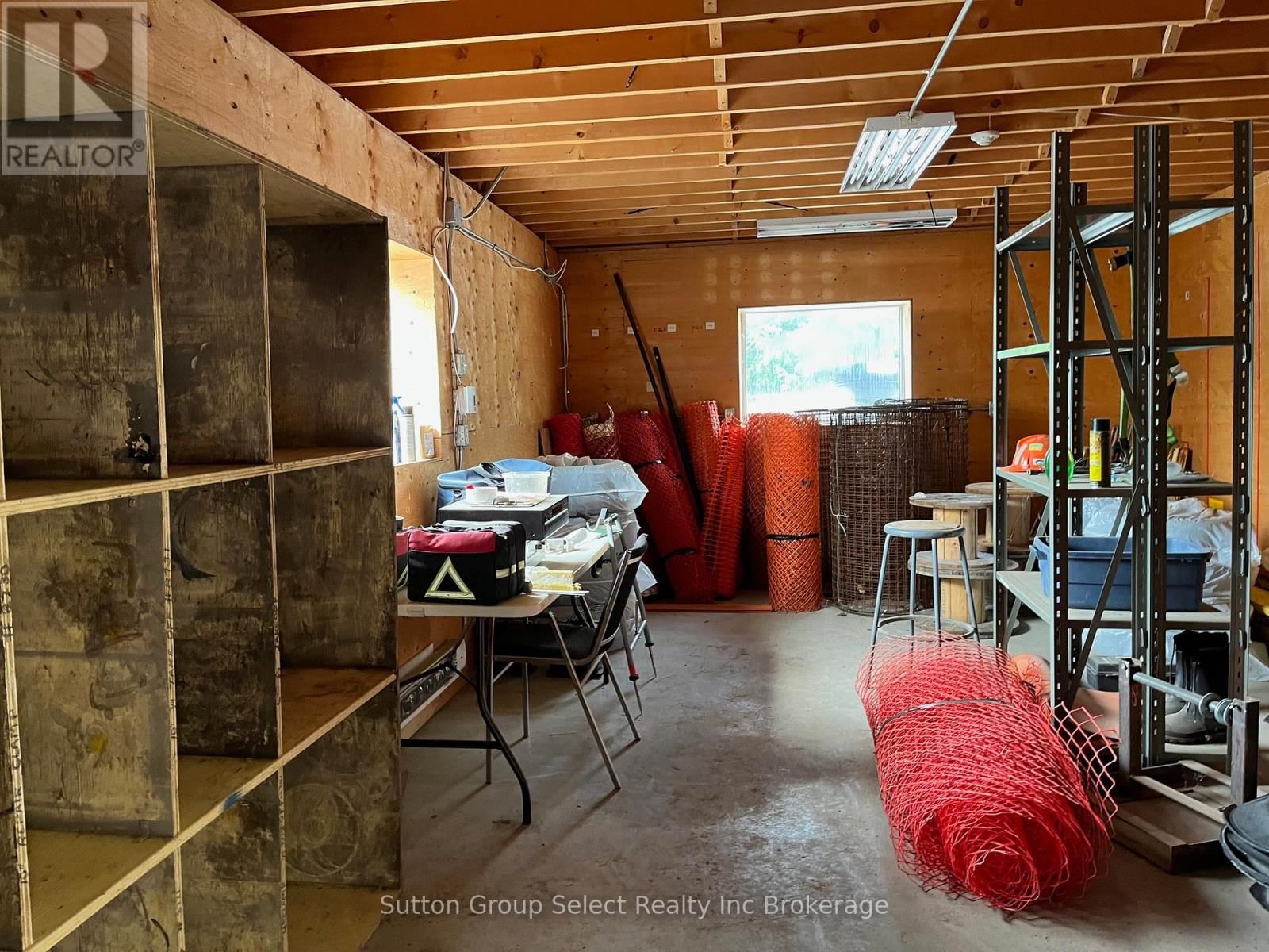 143 BELL STREET EAST Image 44