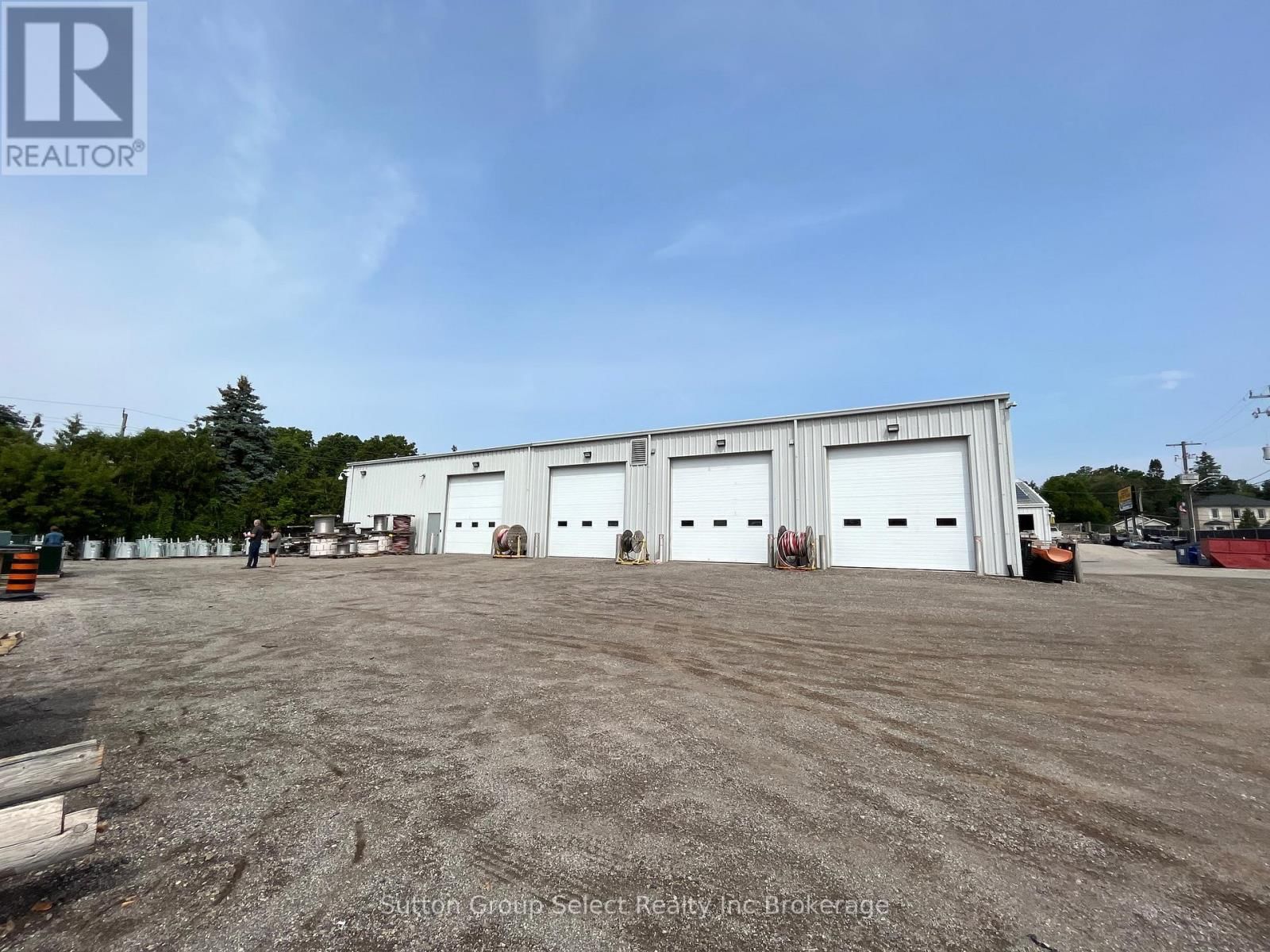 143 BELL STREET EAST Image 45