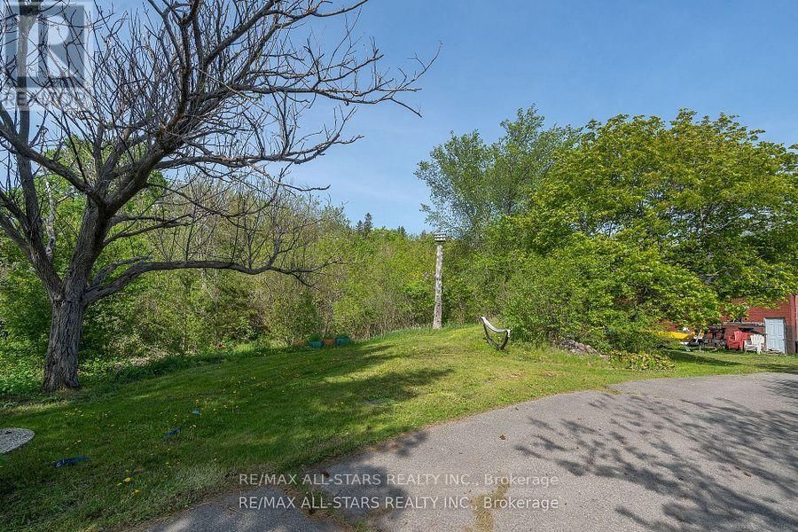 61 FRANCIS STREET EAST Image 33