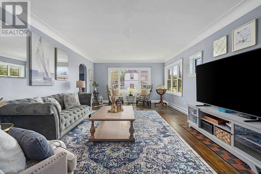 61 FRANCIS STREET EAST Image 8