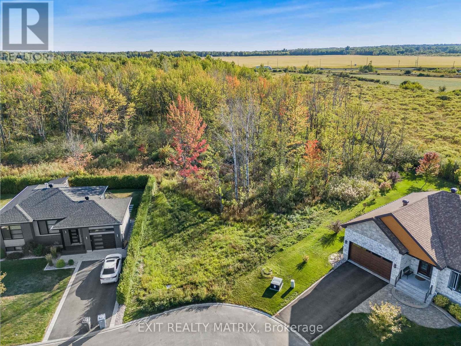 740 ROXANE CRESCENT Image 1