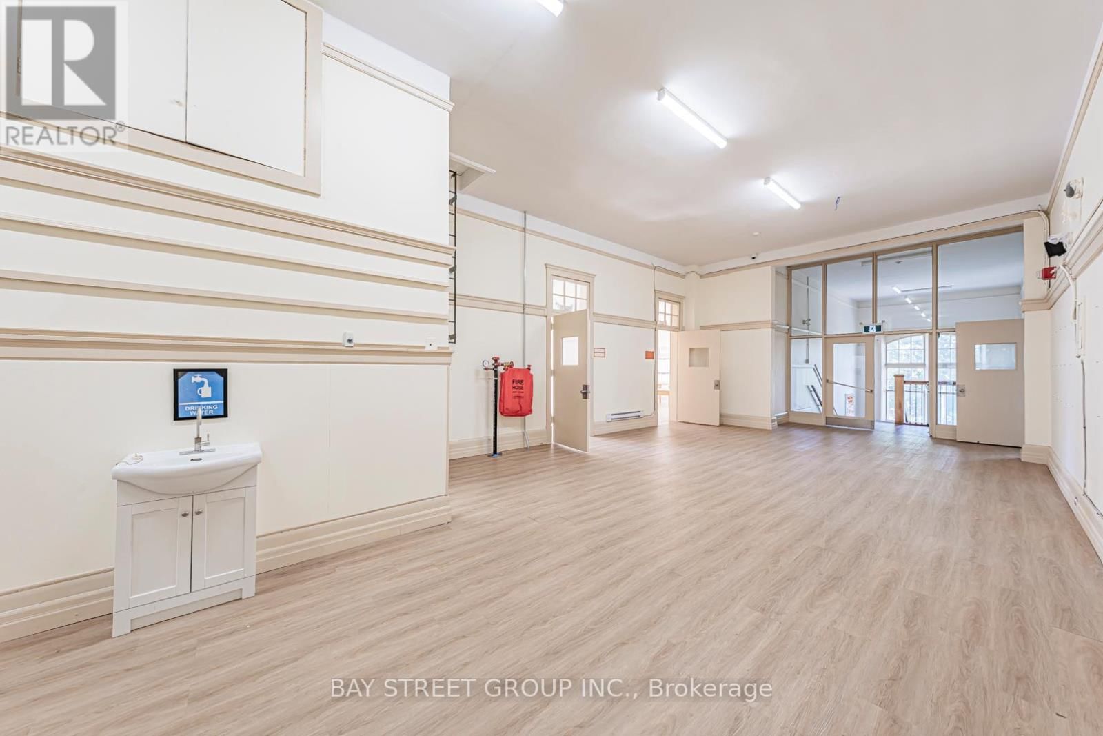 39 PINE STREET NORTH Image 11