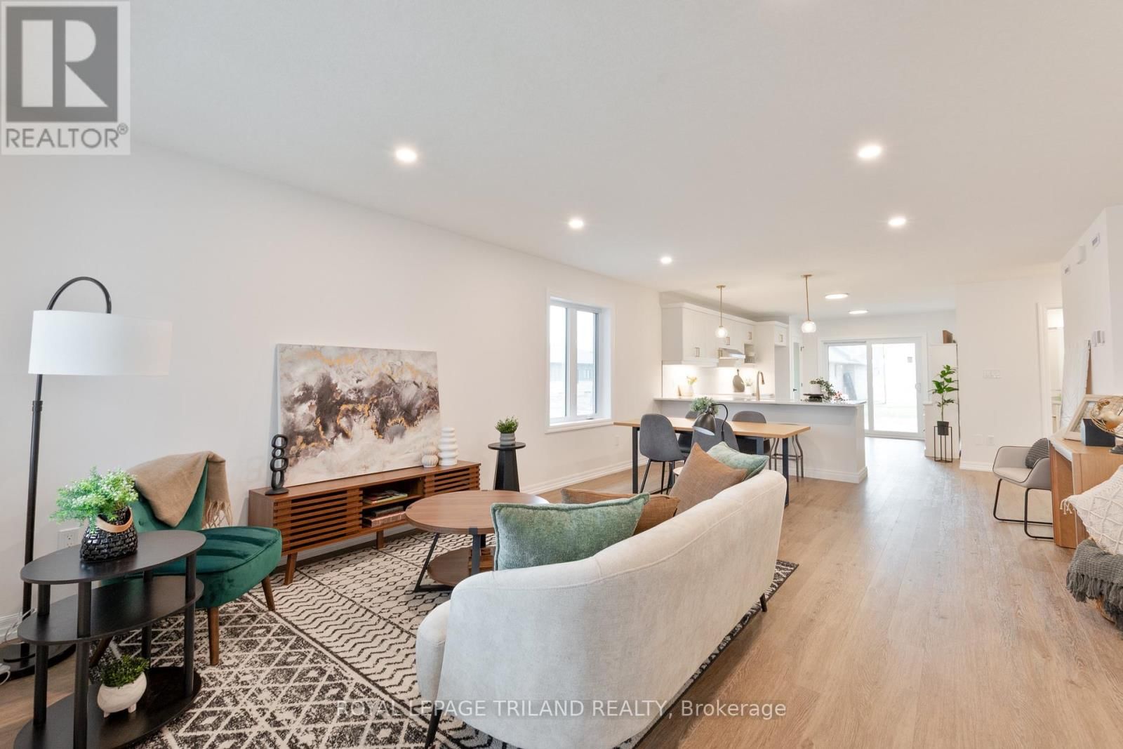 14 HARROW LANE Image 10