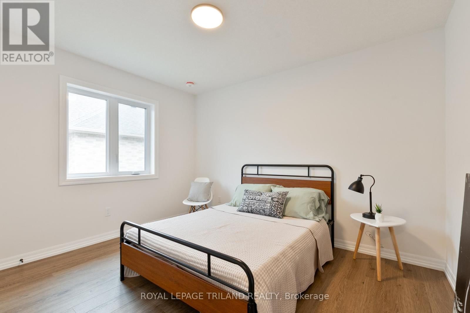 14 HARROW LANE Image 20