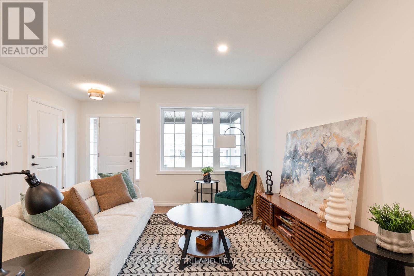 14 HARROW LANE Image 8