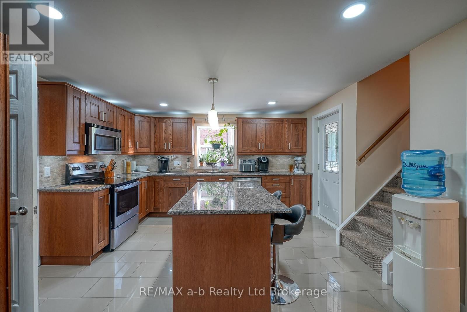 27 SOVEREIGN STREET WEST Image 20