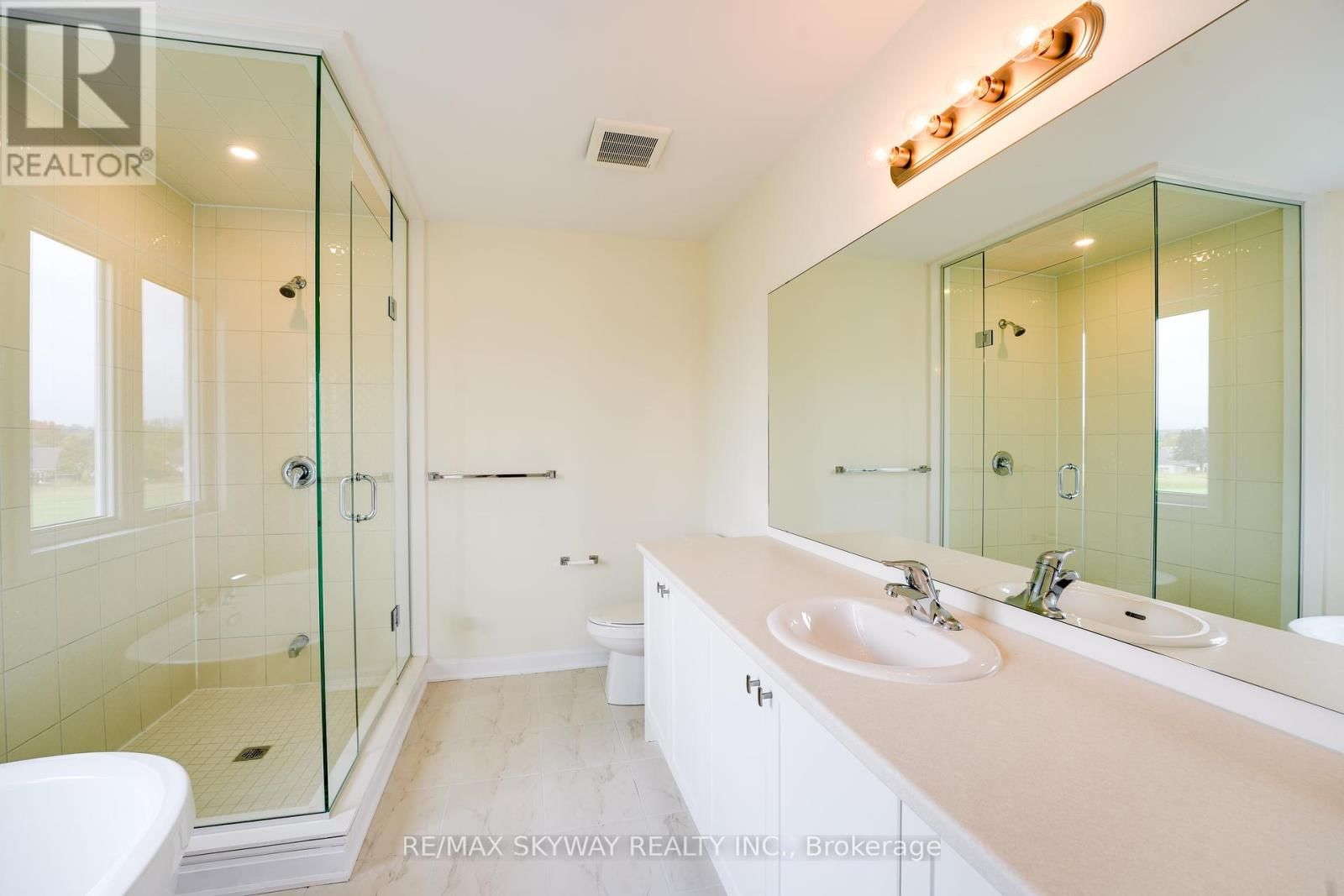 76 GOLF LINKS DRIVE Image 40