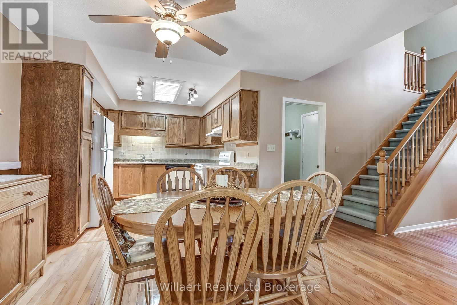 62 EDWIN CRESCENT Image 10