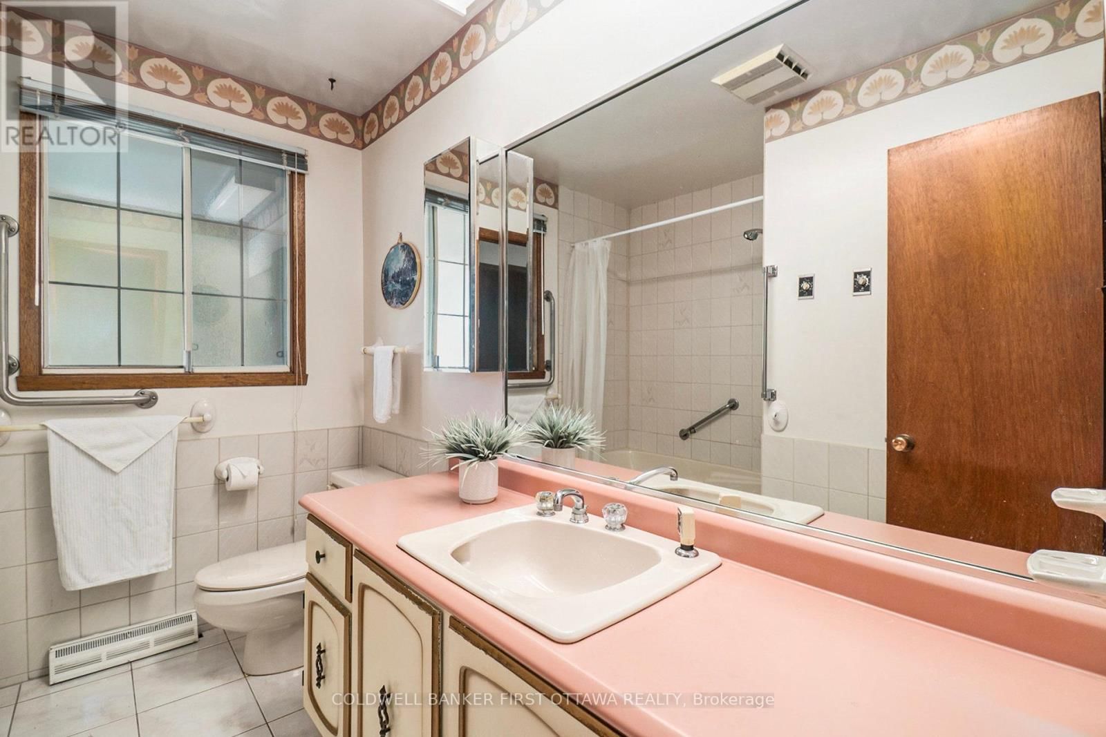 521 RIDGEWOOD DRIVE Image 12