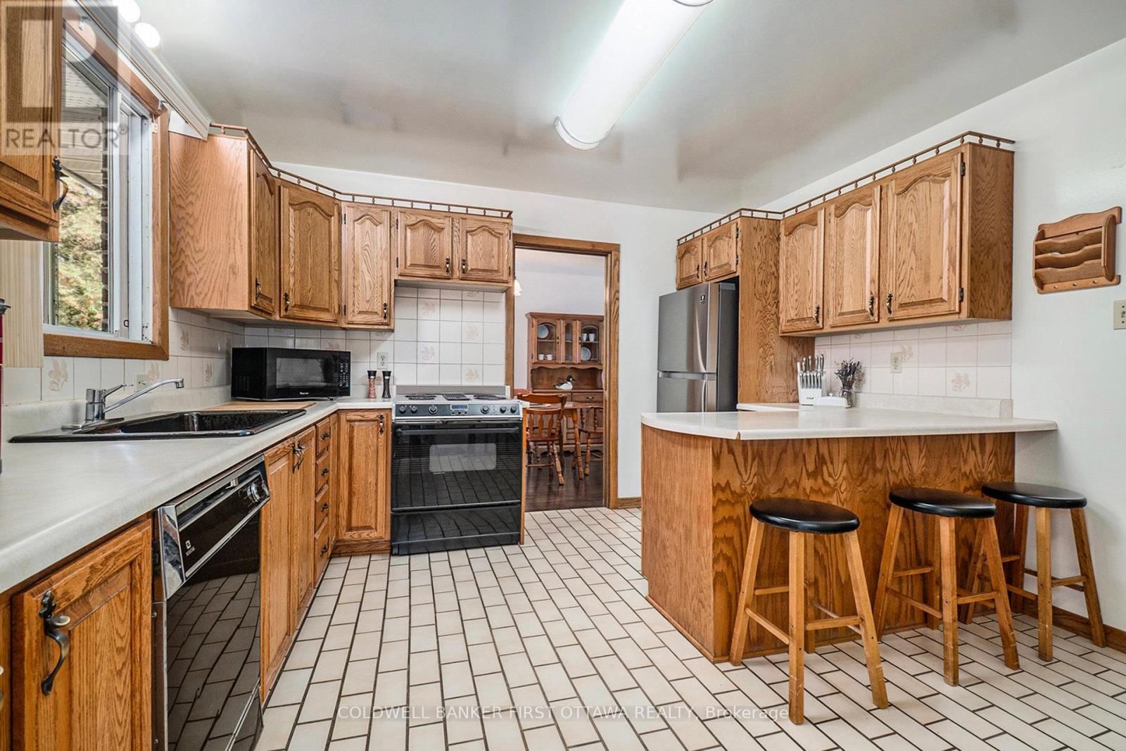 521 RIDGEWOOD DRIVE Image 7