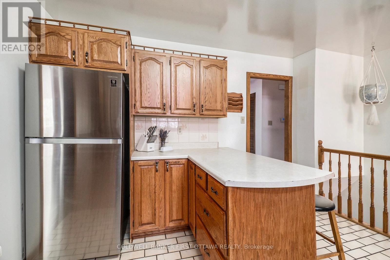 521 RIDGEWOOD DRIVE Image 8