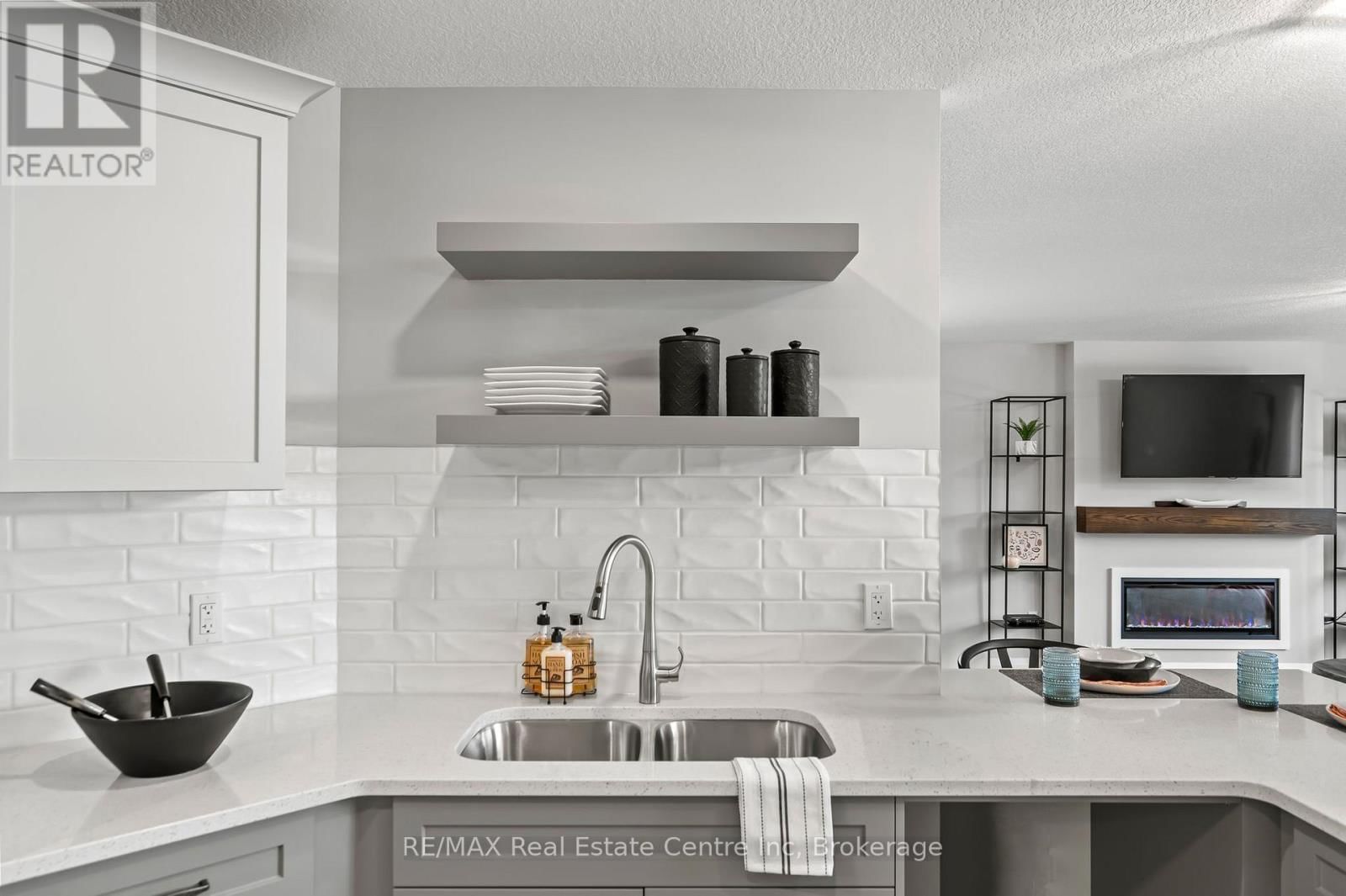 130 STEPHENSON WAY Image 11